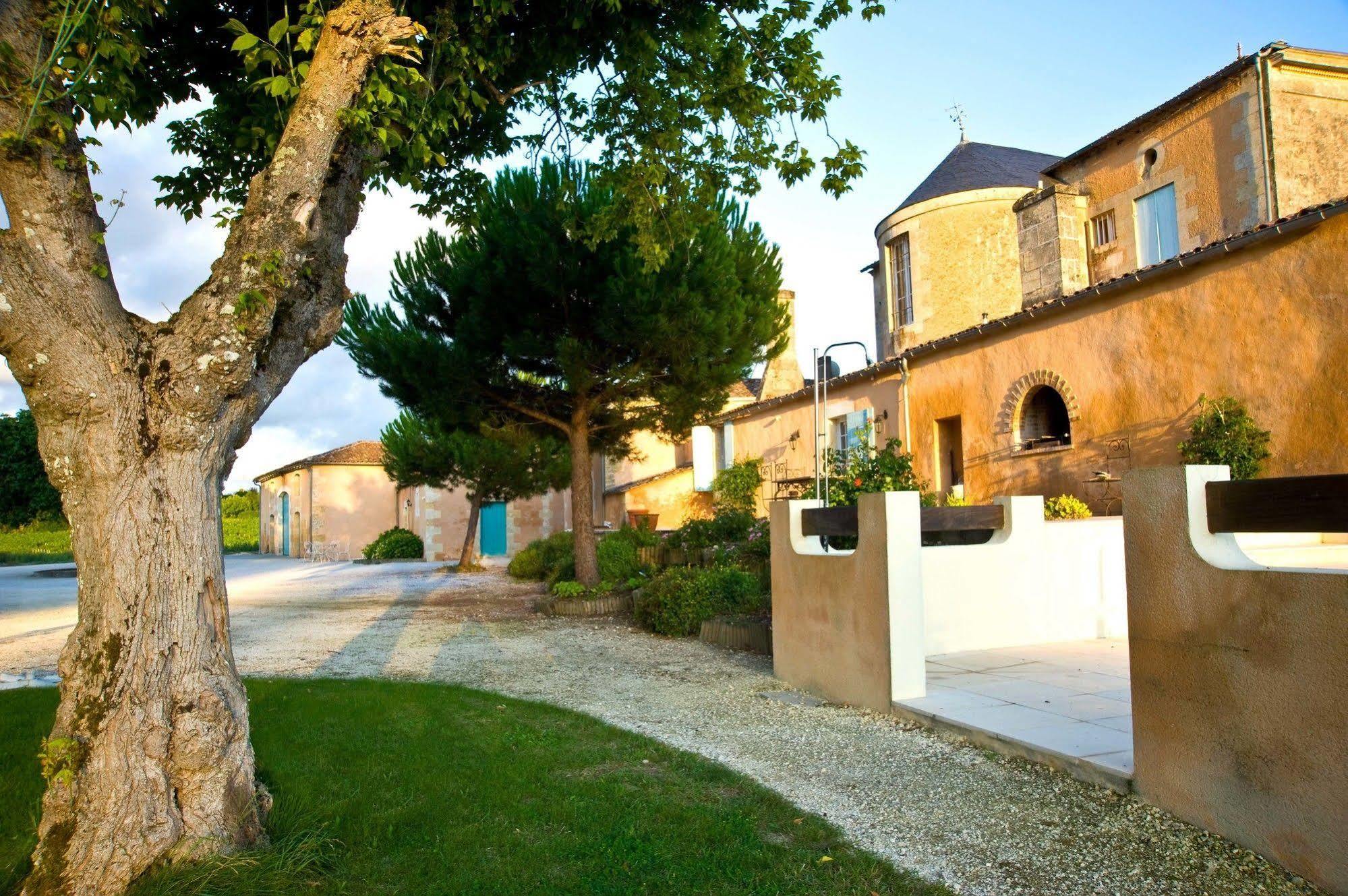 Bed and Breakfast Chateau Rousselle Saint-Ciers-de-Canesse Екстер'єр фото